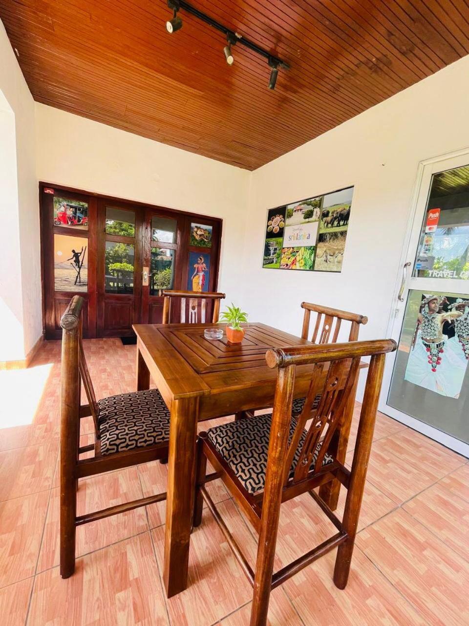 Hotel The Beez Negombo Zewnętrze zdjęcie